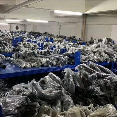 上部および下の掘削機エンジンの冷却剤のラジエーター ホースQater PC20 PC30